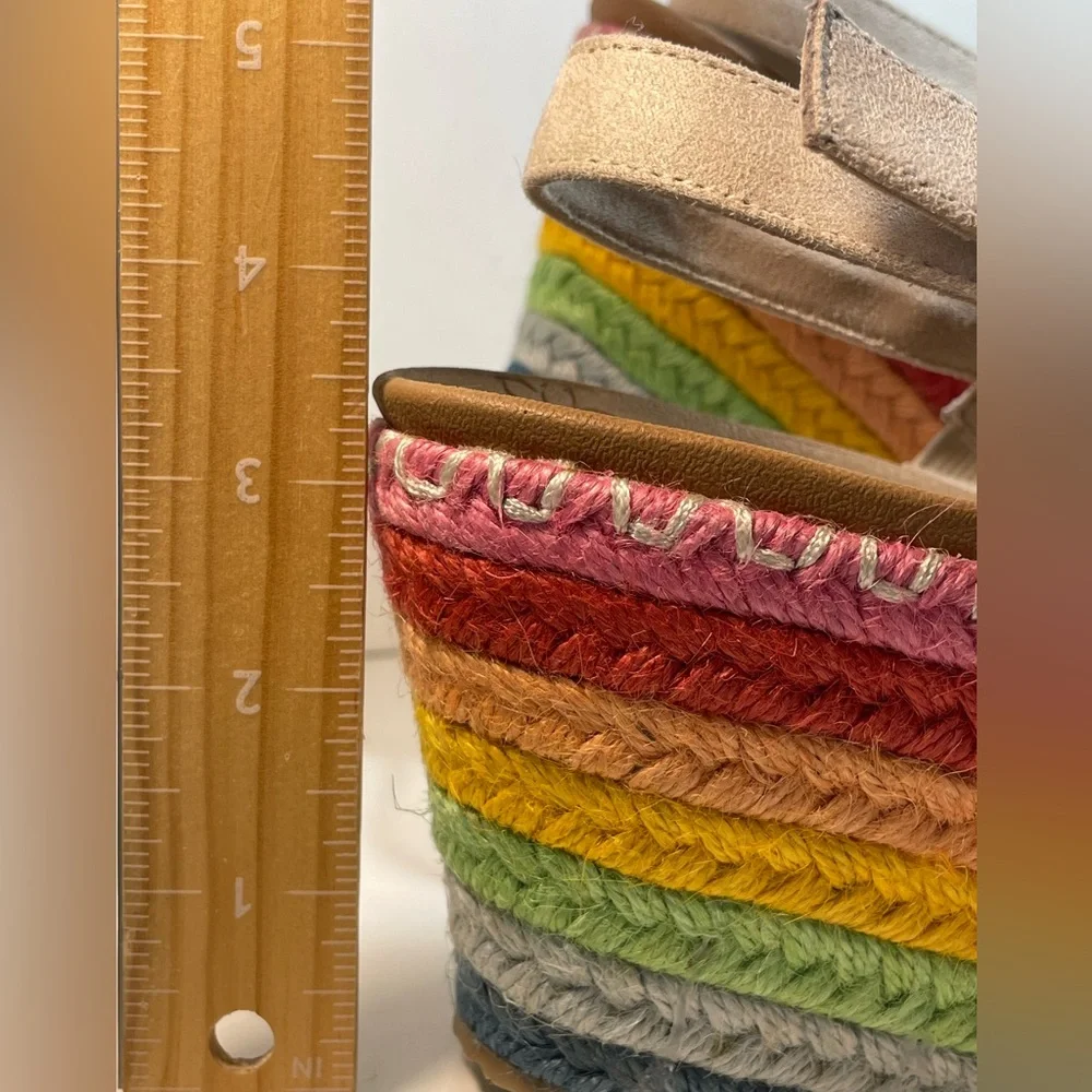 Skechers Cali Brit Luxe Foam Festival Daisy Rainbow Wedge Espadrille Size 10